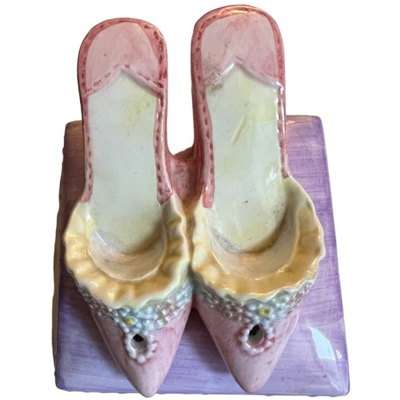 Vintage Ceramic Trinket Box | 3D High Heel Lid | Pastel Vanity, Shoes Theme - Picture 4 of 15